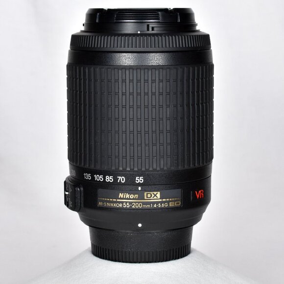 Nikon AF-S DX Nikkor Zoom Lens 55-200mm f/4-5.6 G ED VR AF w/ Bag & Hood MINT - Picture 2 of 8